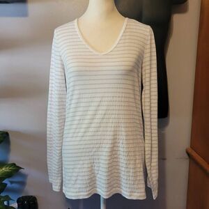 Eddie Bauer Long Sleeve  Cotton V-Neck Top Gray Size Medium